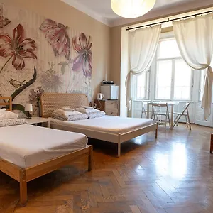 Trzy Kafki Private Hostal